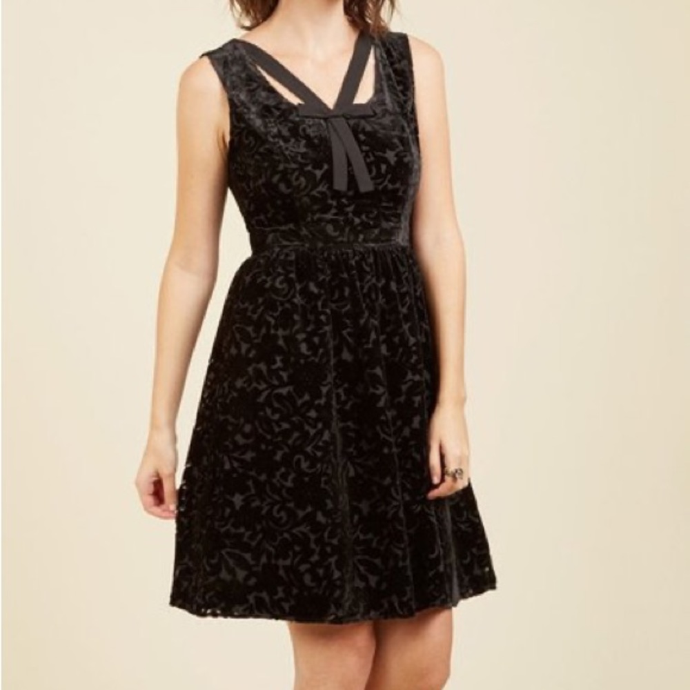 Modcloth velvet bow detail party dress